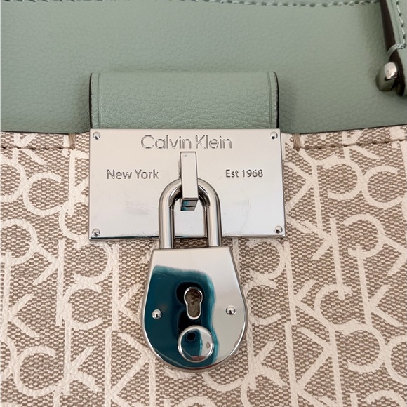 Calvin Klein bag - Picture 5 of 11